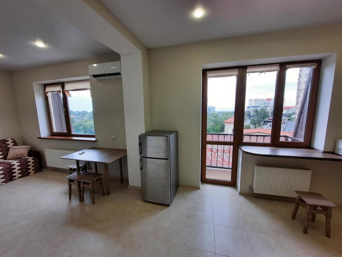 Apartamento Квартира На 10-Й Фонтана Odesa Exterior foto