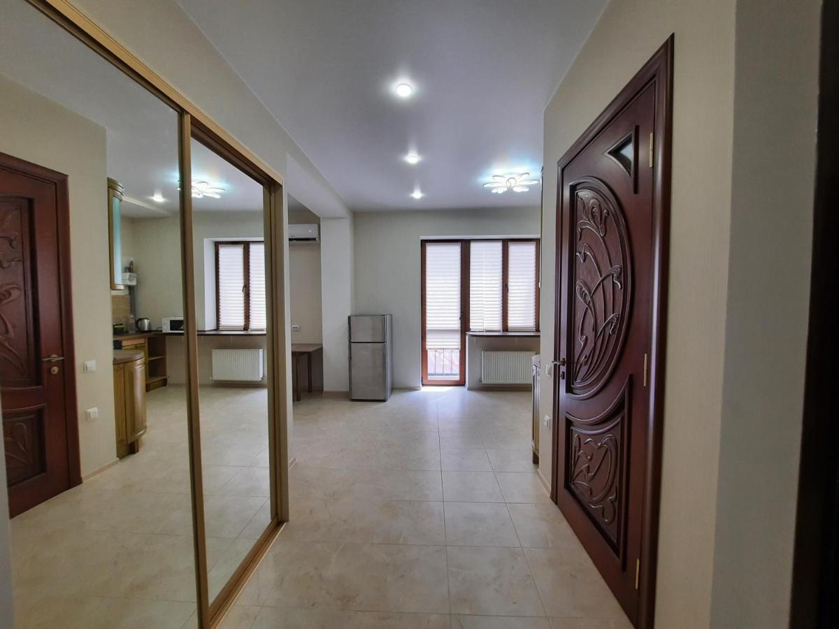 Apartamento Квартира На 10-Й Фонтана Odesa Exterior foto